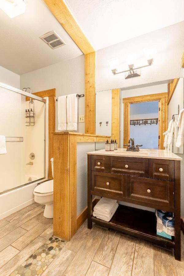 Hotel Style Room In The Timber Creek Lodge Condo Тръки Екстериор снимка